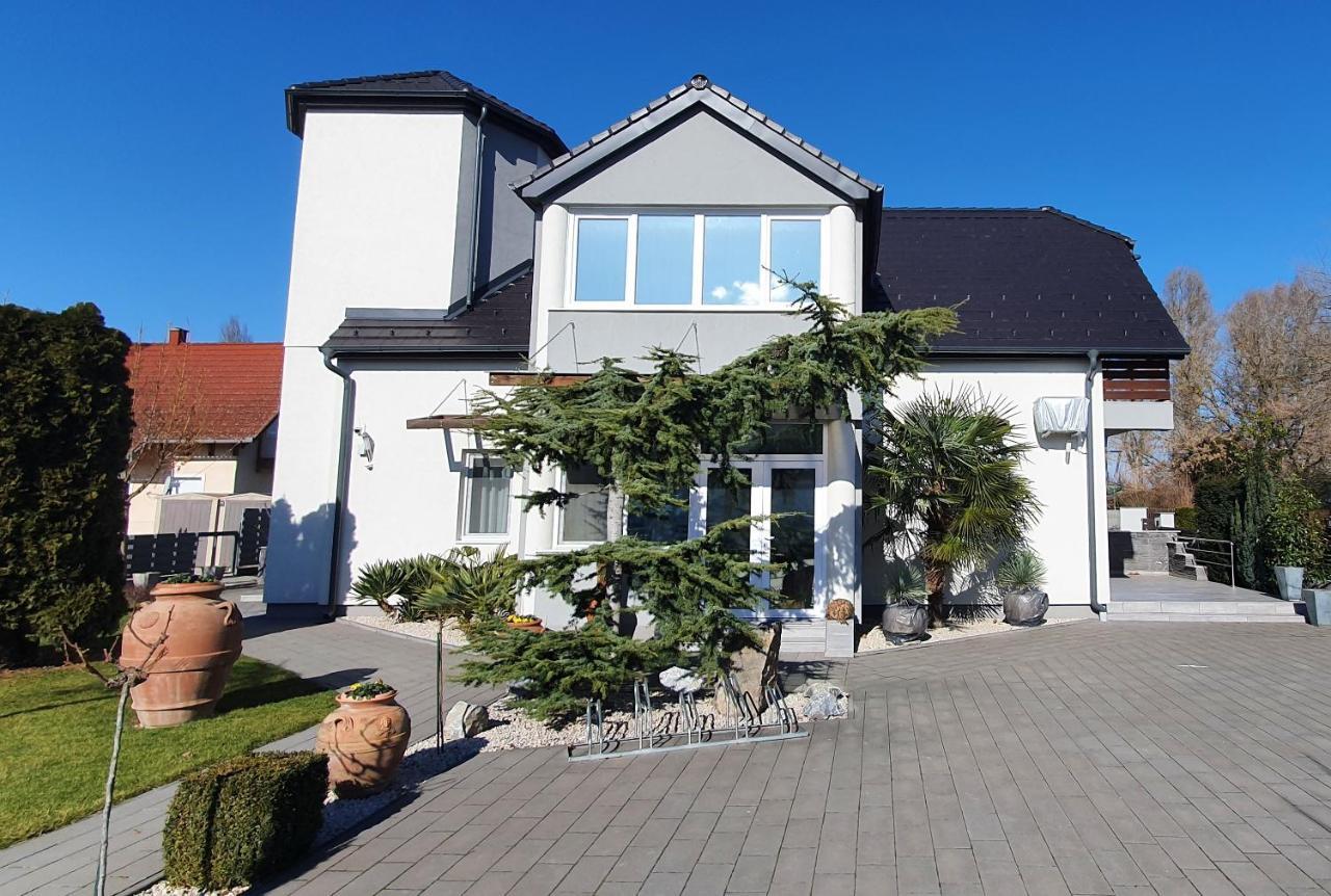 Ancsi Apartmanhaz Balatonlelle Zewnętrze zdjęcie