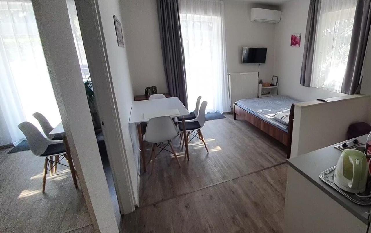 Ancsi Apartmanhaz Balatonlelle Zewnętrze zdjęcie