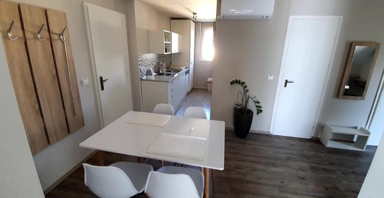 Ancsi Apartmanhaz Balatonlelle Zewnętrze zdjęcie