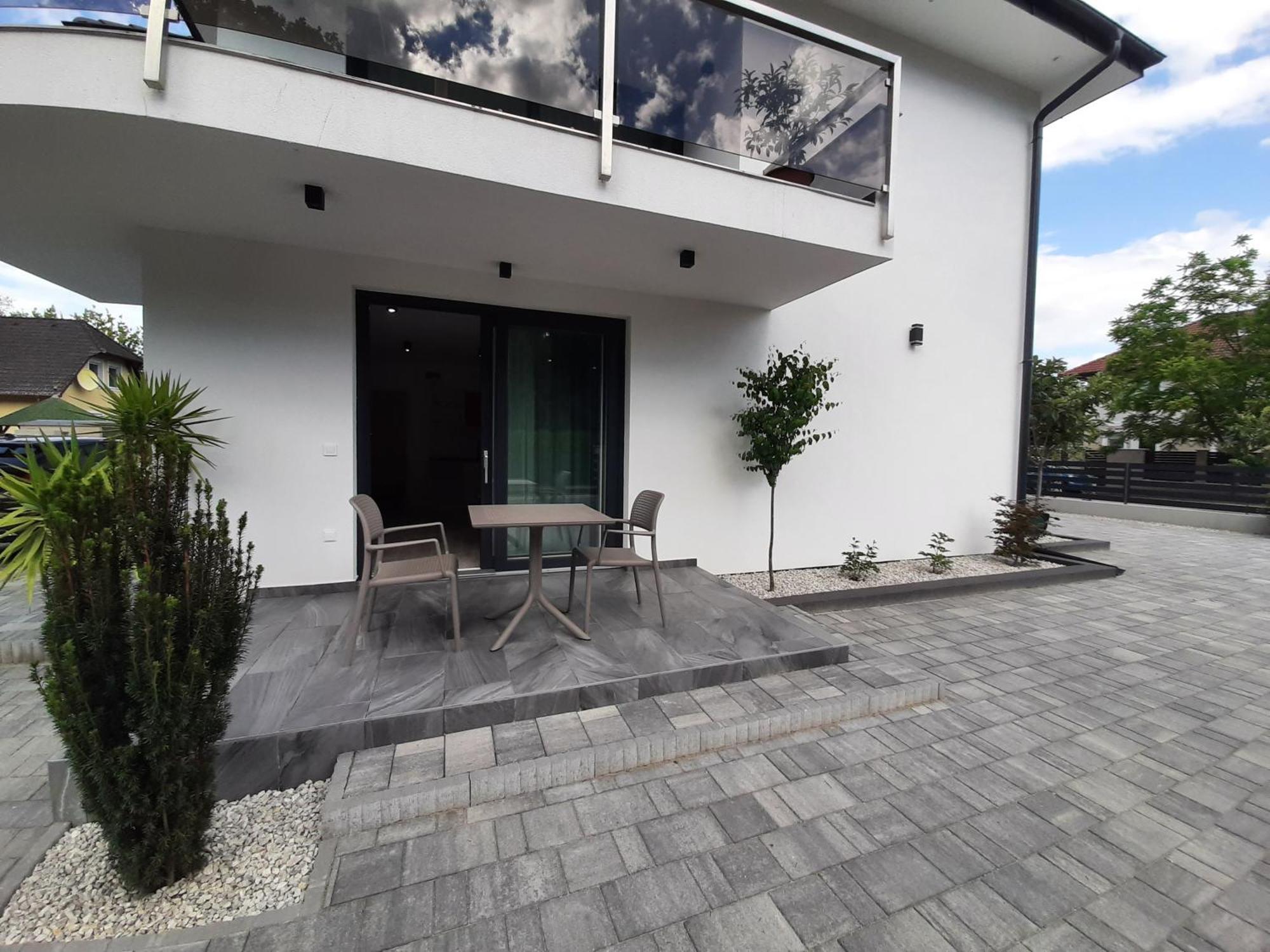 Ancsi Apartmanhaz Balatonlelle Zewnętrze zdjęcie