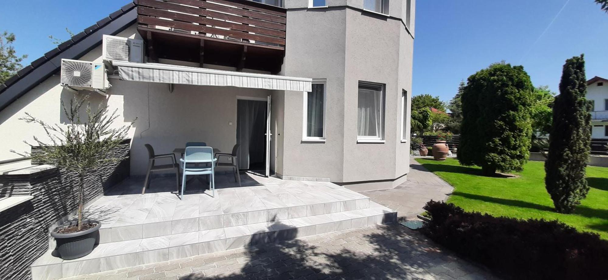 Ancsi Apartmanhaz Balatonlelle Zewnętrze zdjęcie